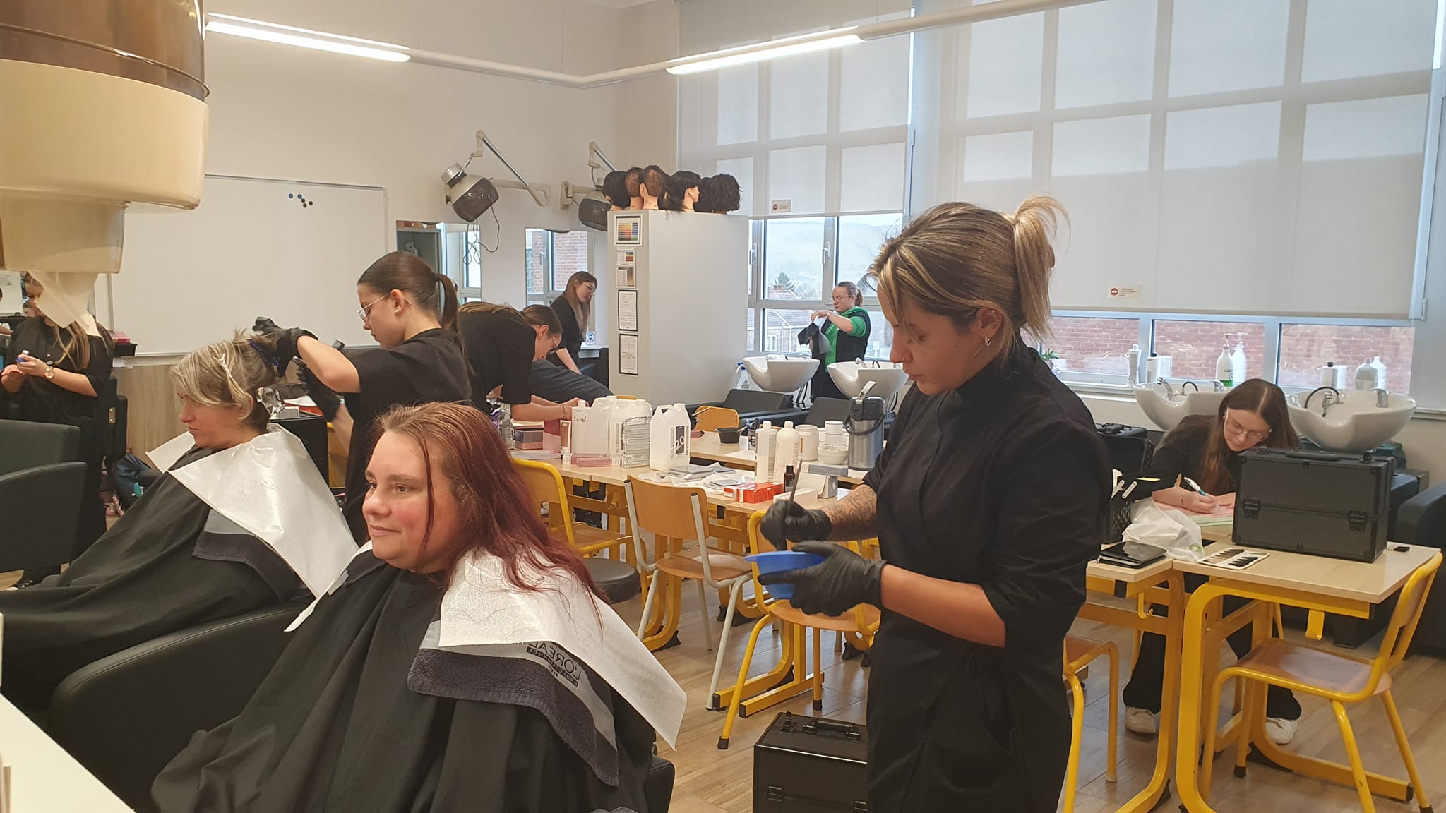 cours pratiques de la section coiffure manager
